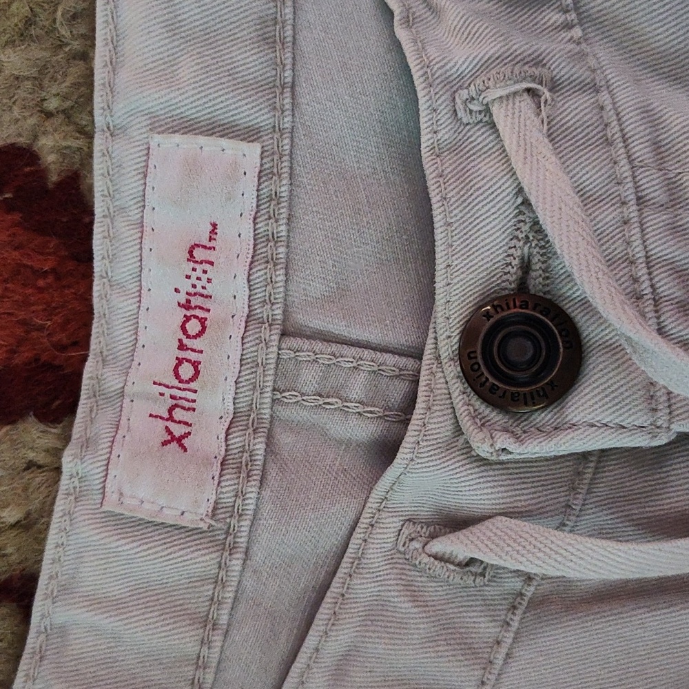 Xhilaration Women's Light Gray Cargo Shorts Size 3 W Usable Pockets - Picture 2 of 3
